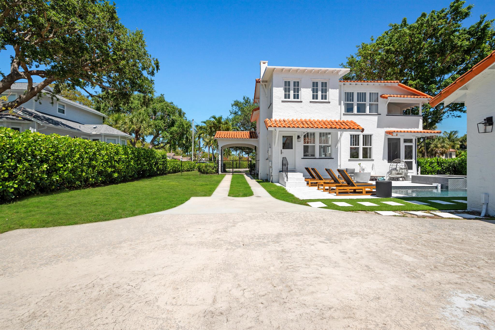 516 N Swinton Avenue