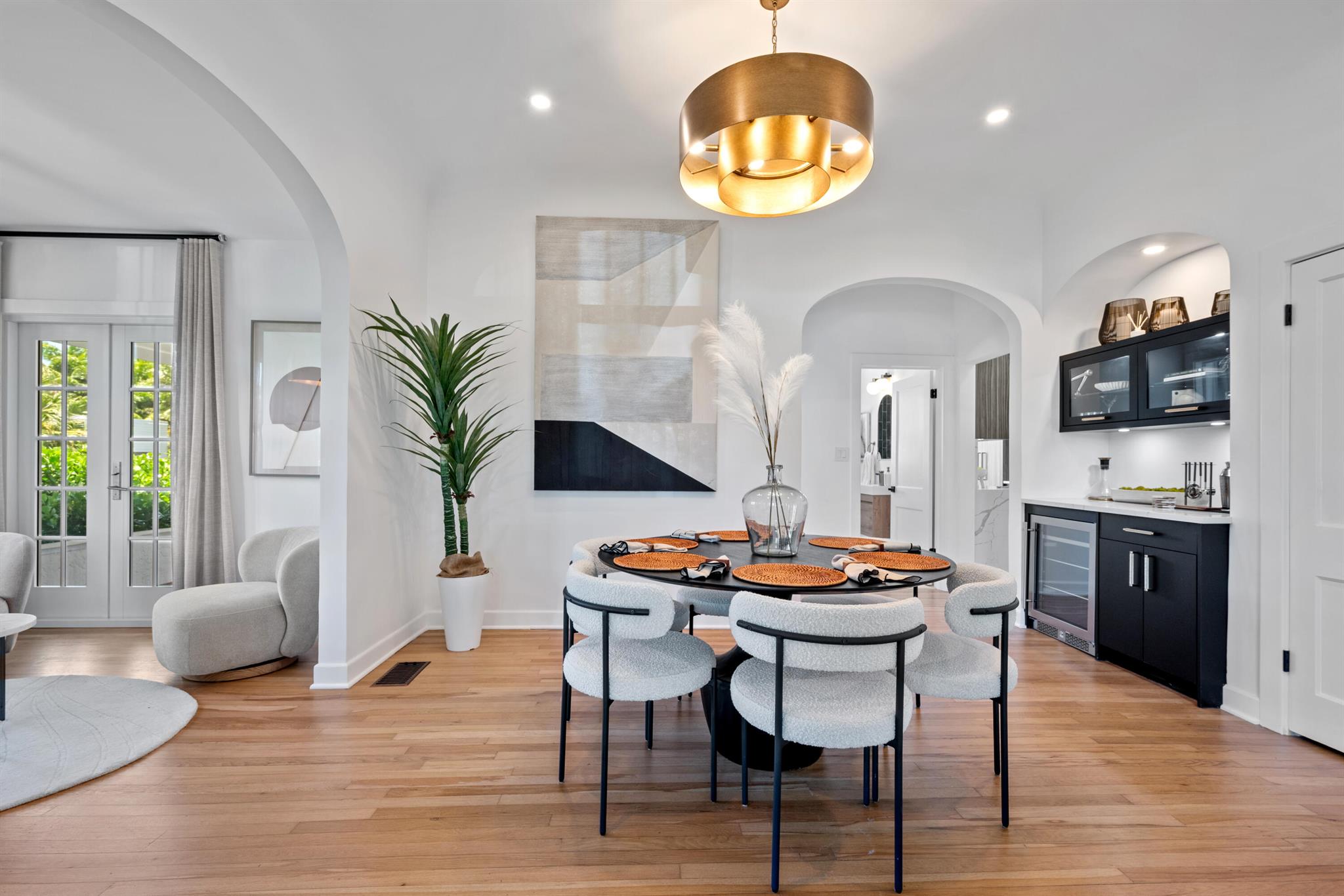 516 N Swinton Avenue