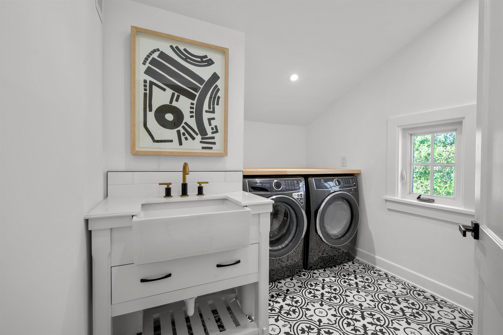 516 N Swinton Avenue