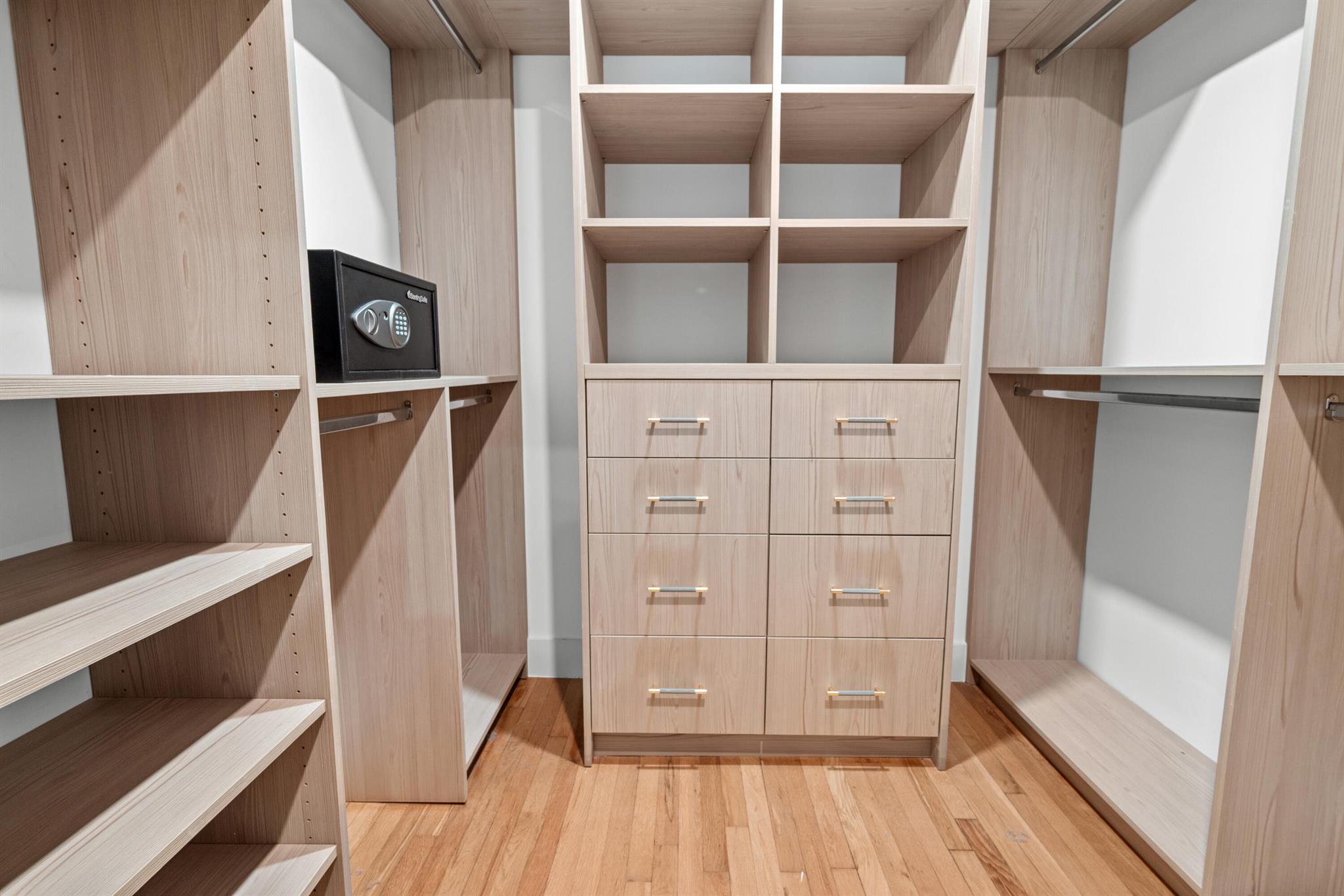 516 N Swinton Avenue