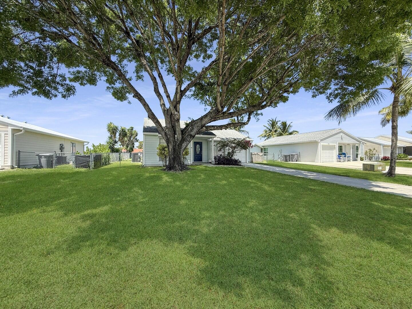 5472 Courtney Circle, Boynton Beach