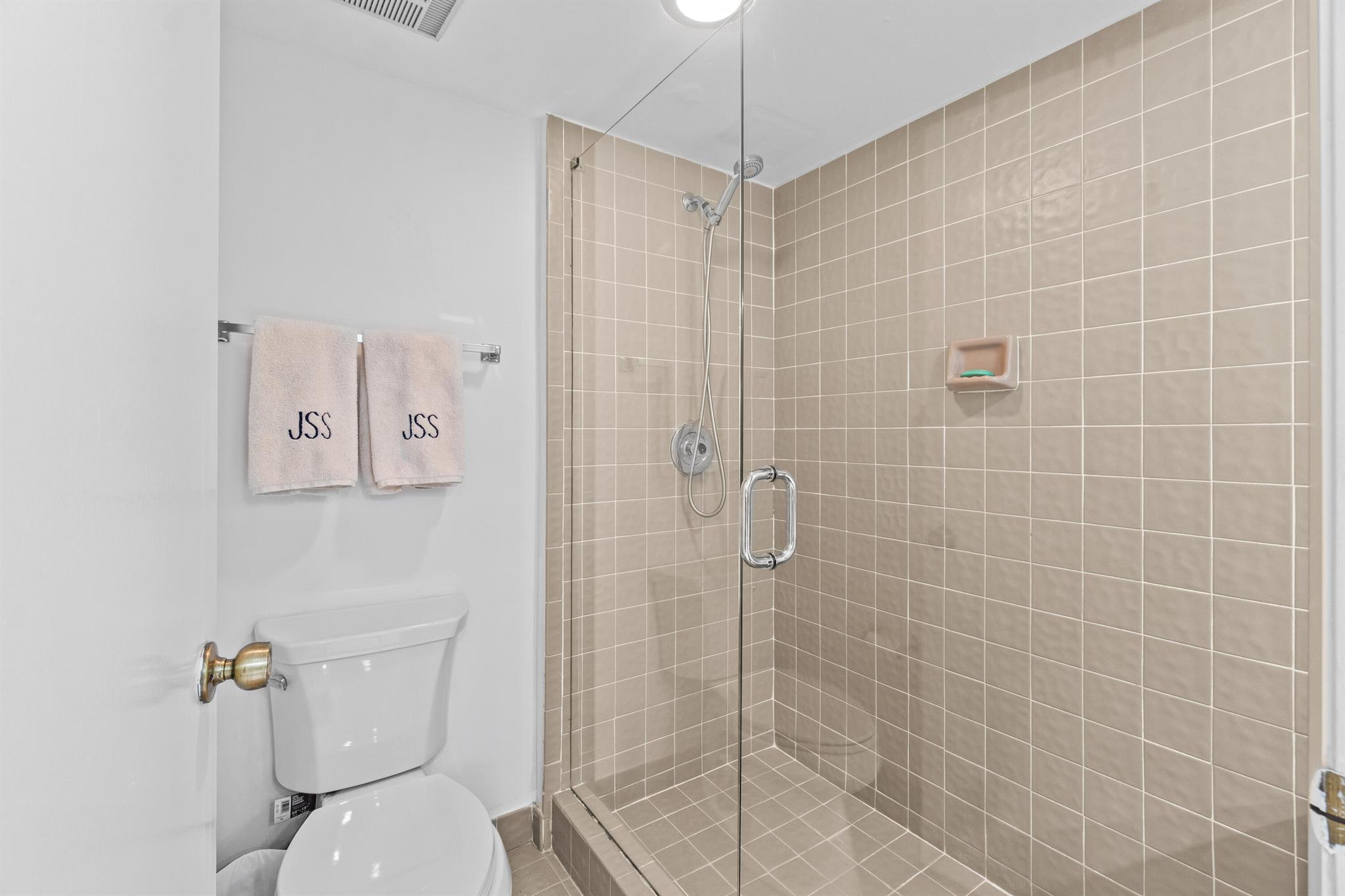 7533 Glendevon Lane 905