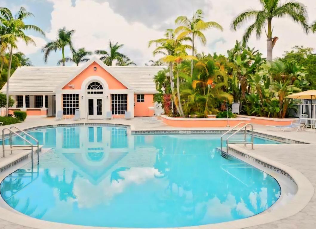 1020 Crystal F Way F, Delray Beach Unit: F