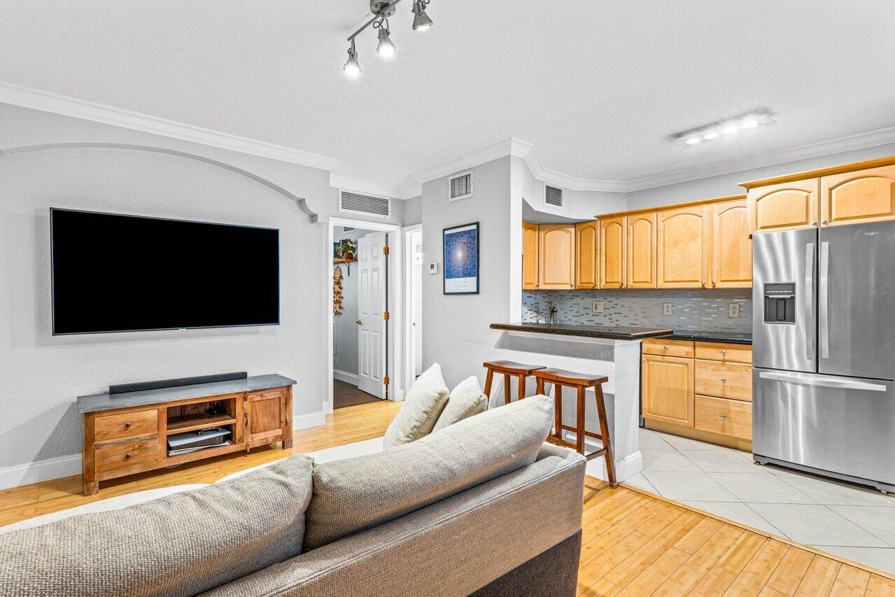 744 NE 14th Avenue 2