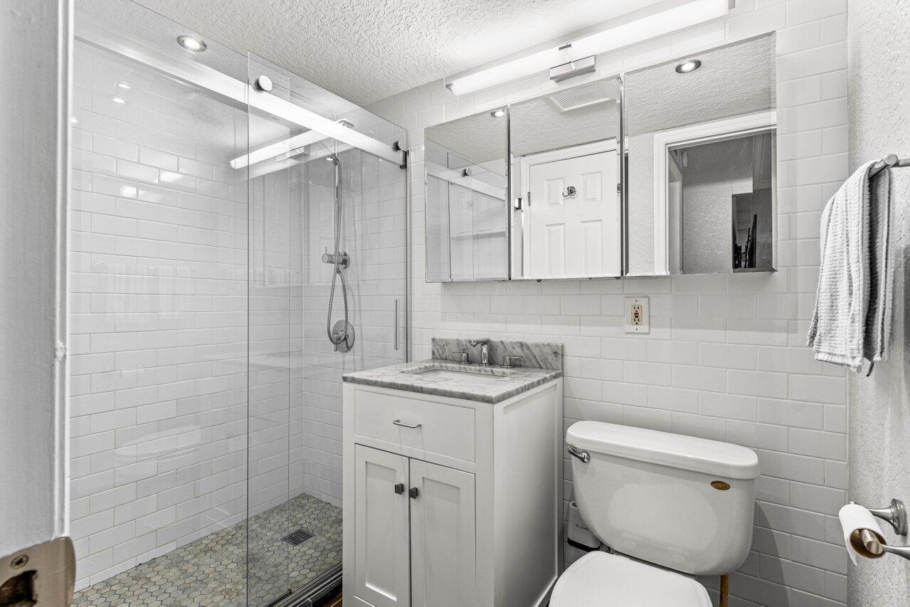 744 NE 14th Avenue 2