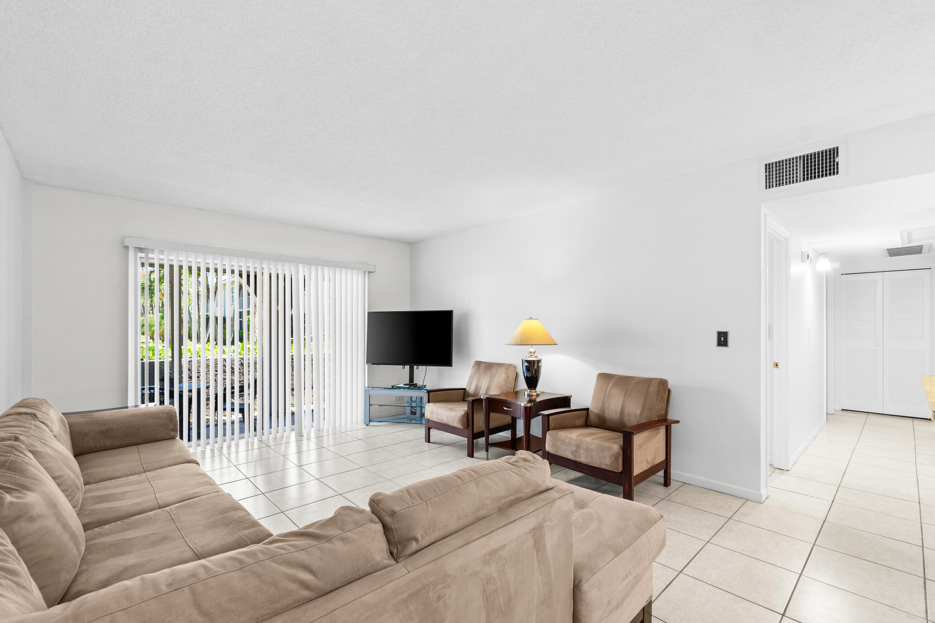 250 NE 20th Street 1220