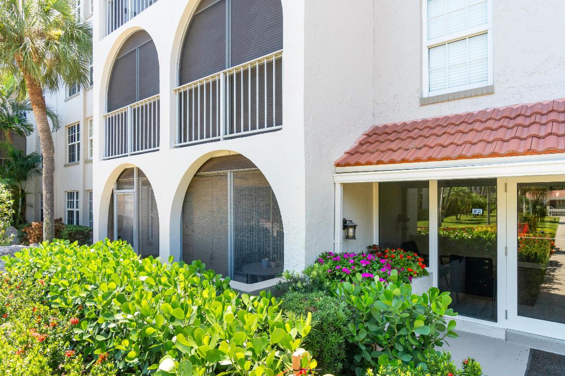 250 NE 20th Street 1220