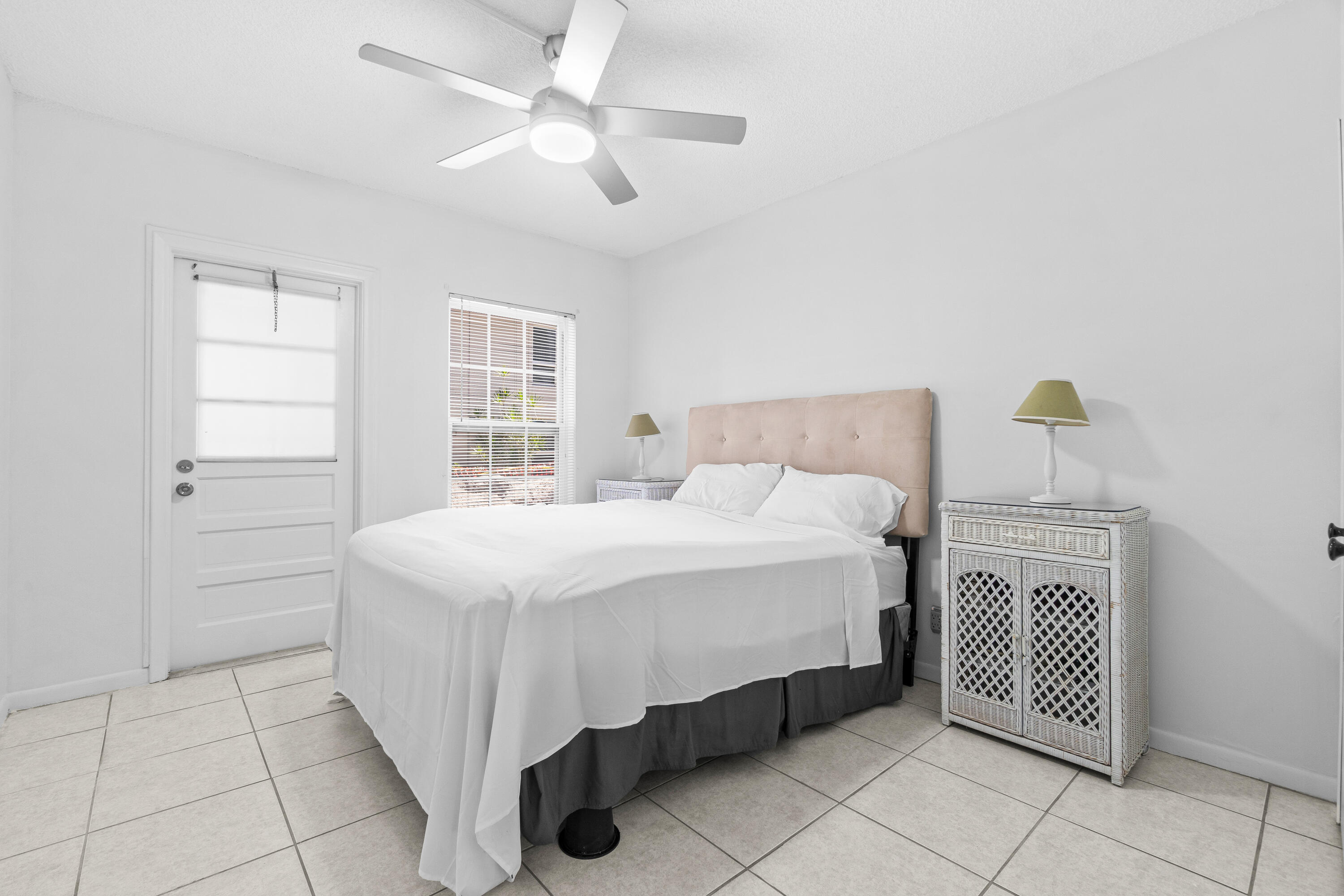 250 NE 20th Street 1220