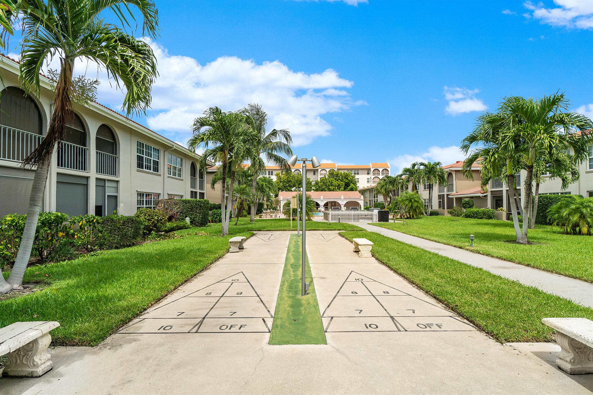 250 NE 20th Street 1220