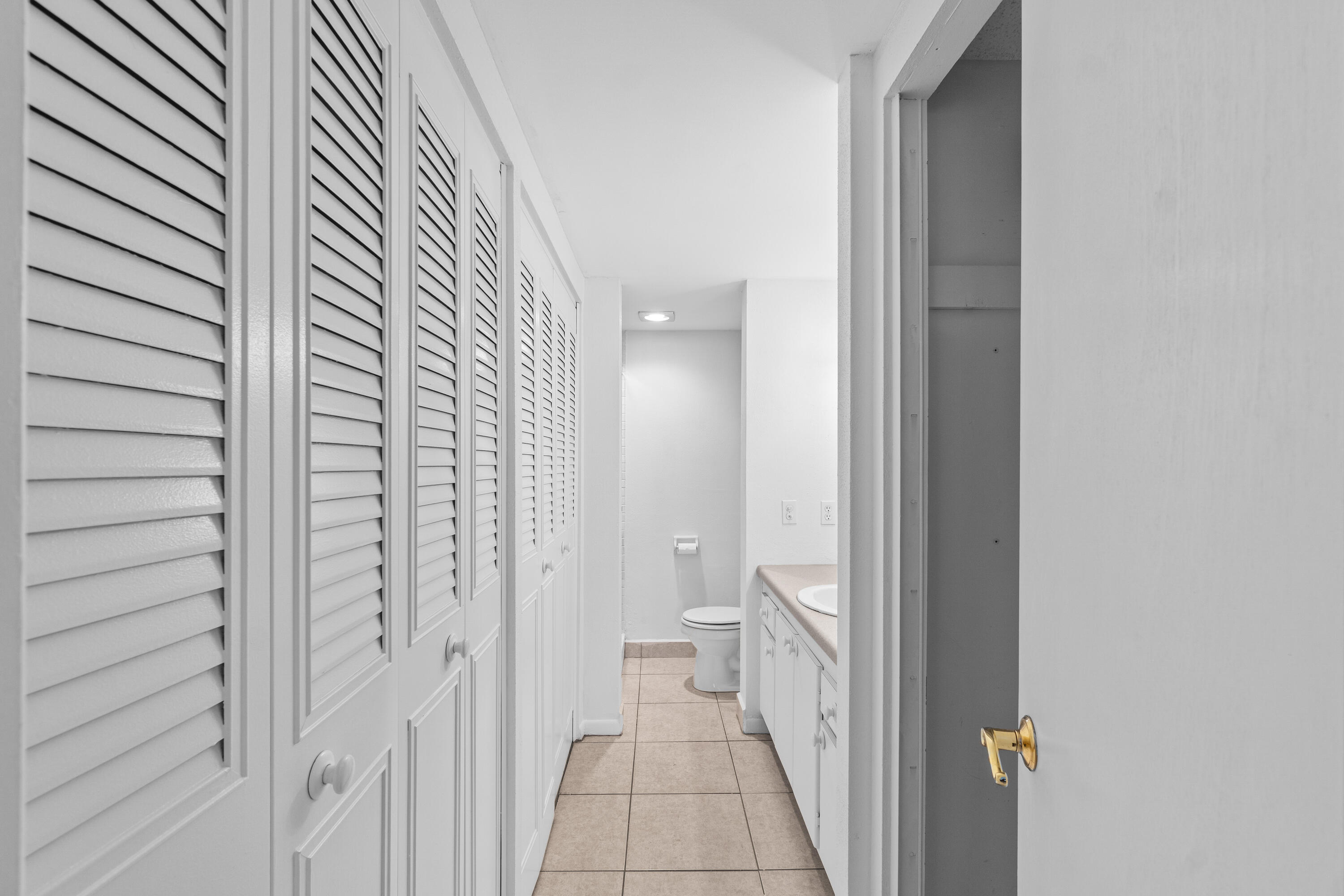 250 NE 20th Street 1220