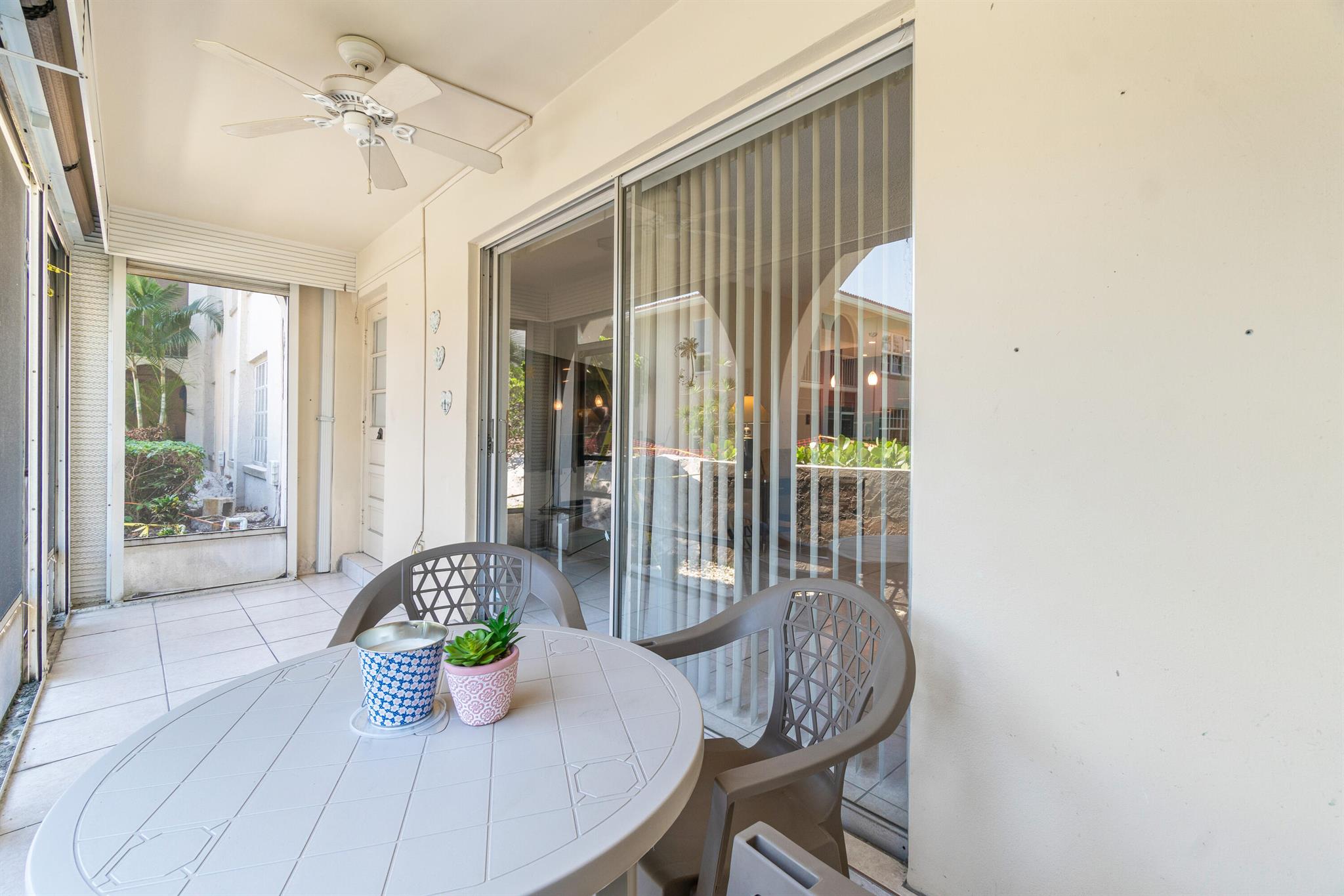 250 NE 20th Street 1220