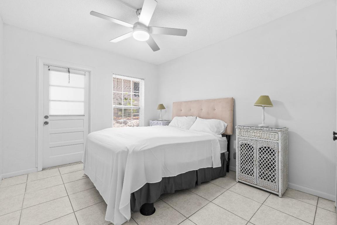 250 NE 20th Street 1220