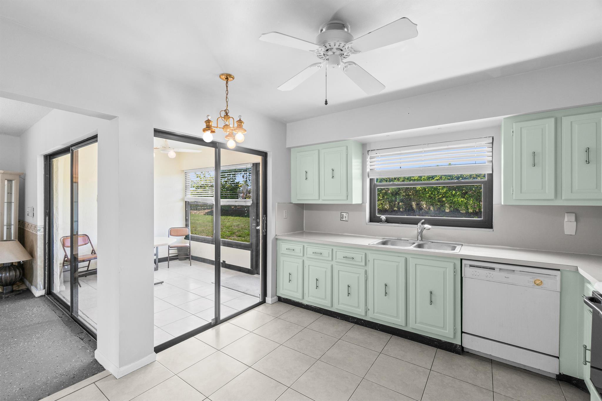 4657 Greentree Place A