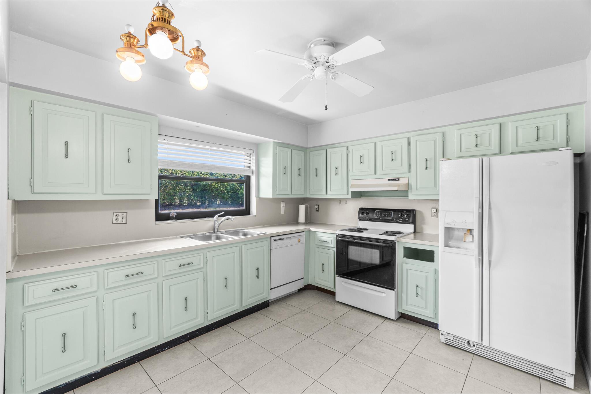 4657 Greentree Place A