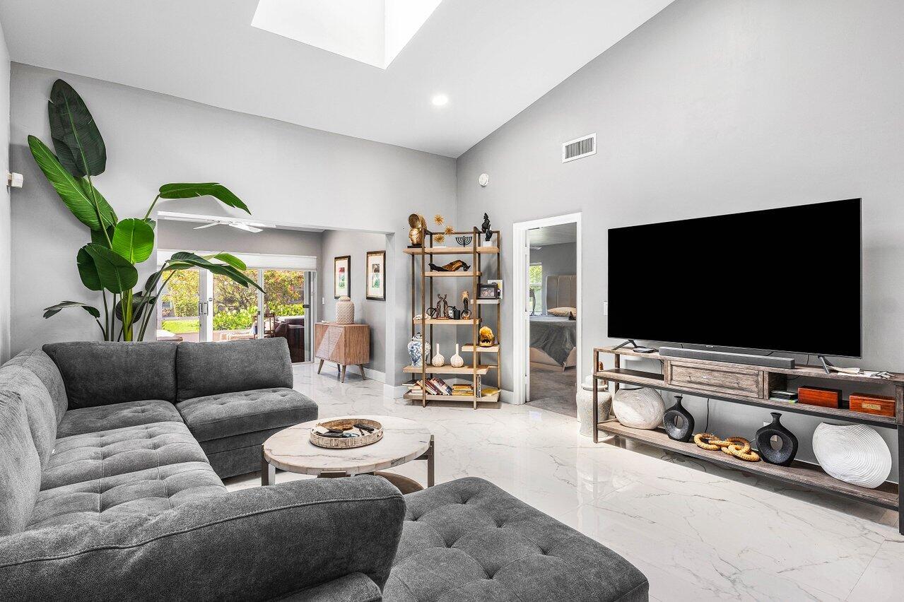 7572 Island Breeze Terrace