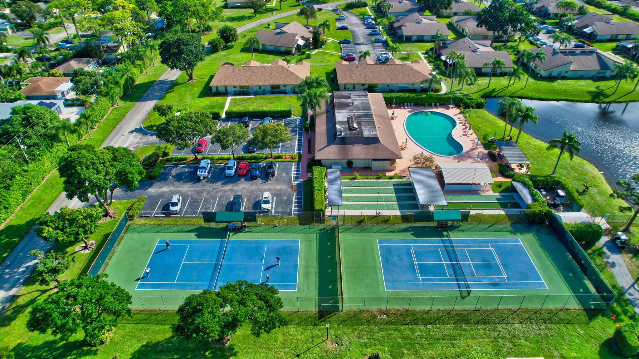 735 N Highpoint Boulevard N B