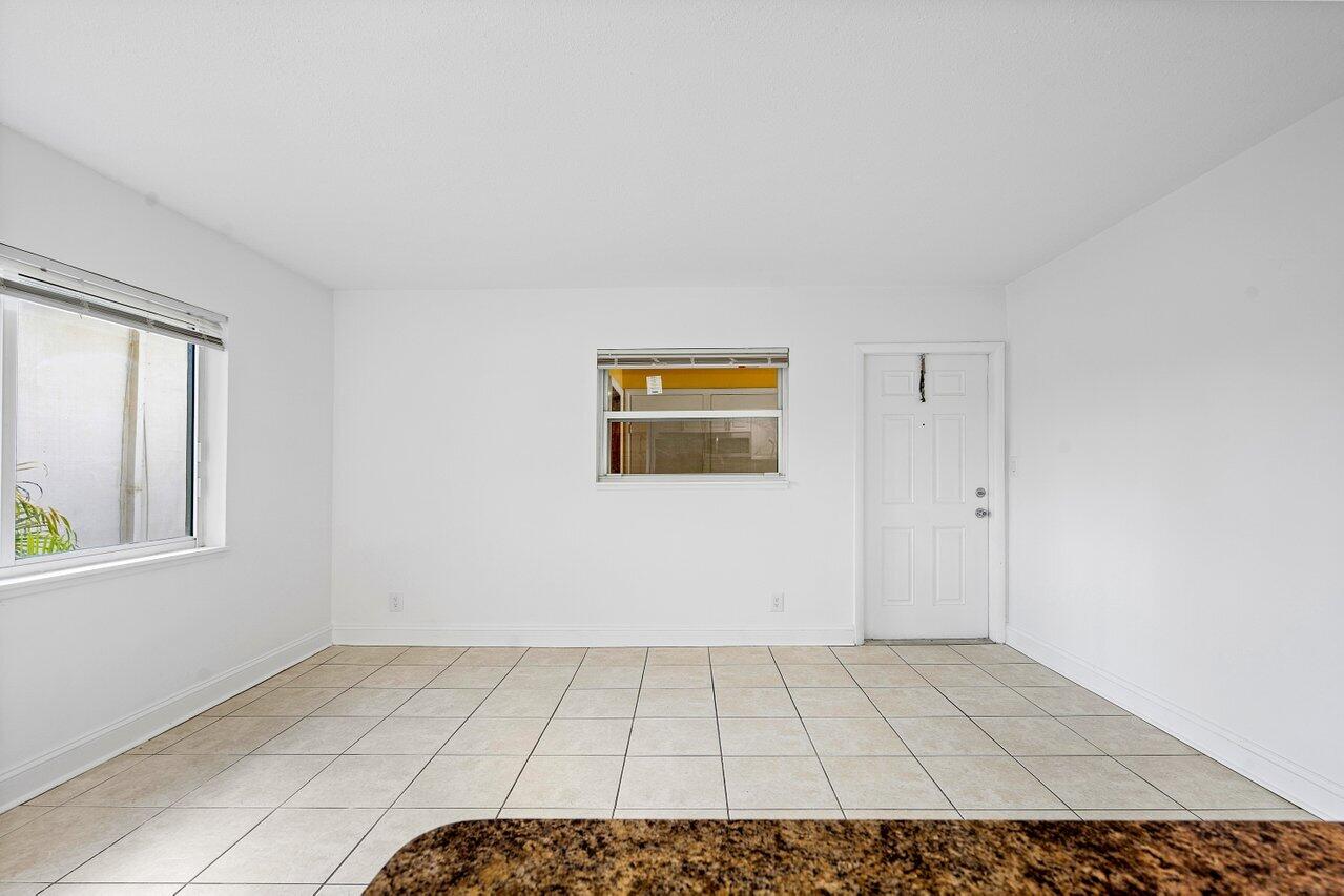 391 SE 19th Avenue 8