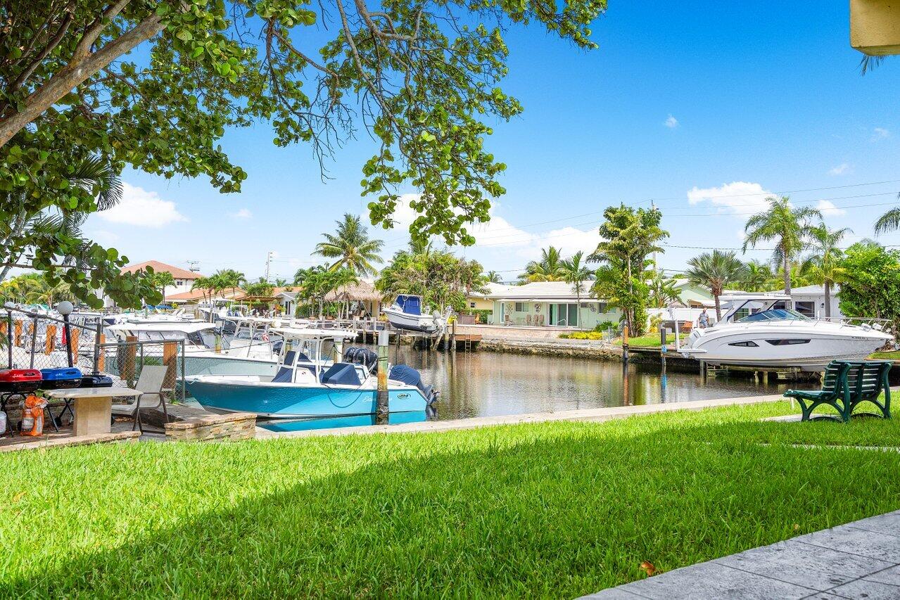 391 SE 19th Avenue 8