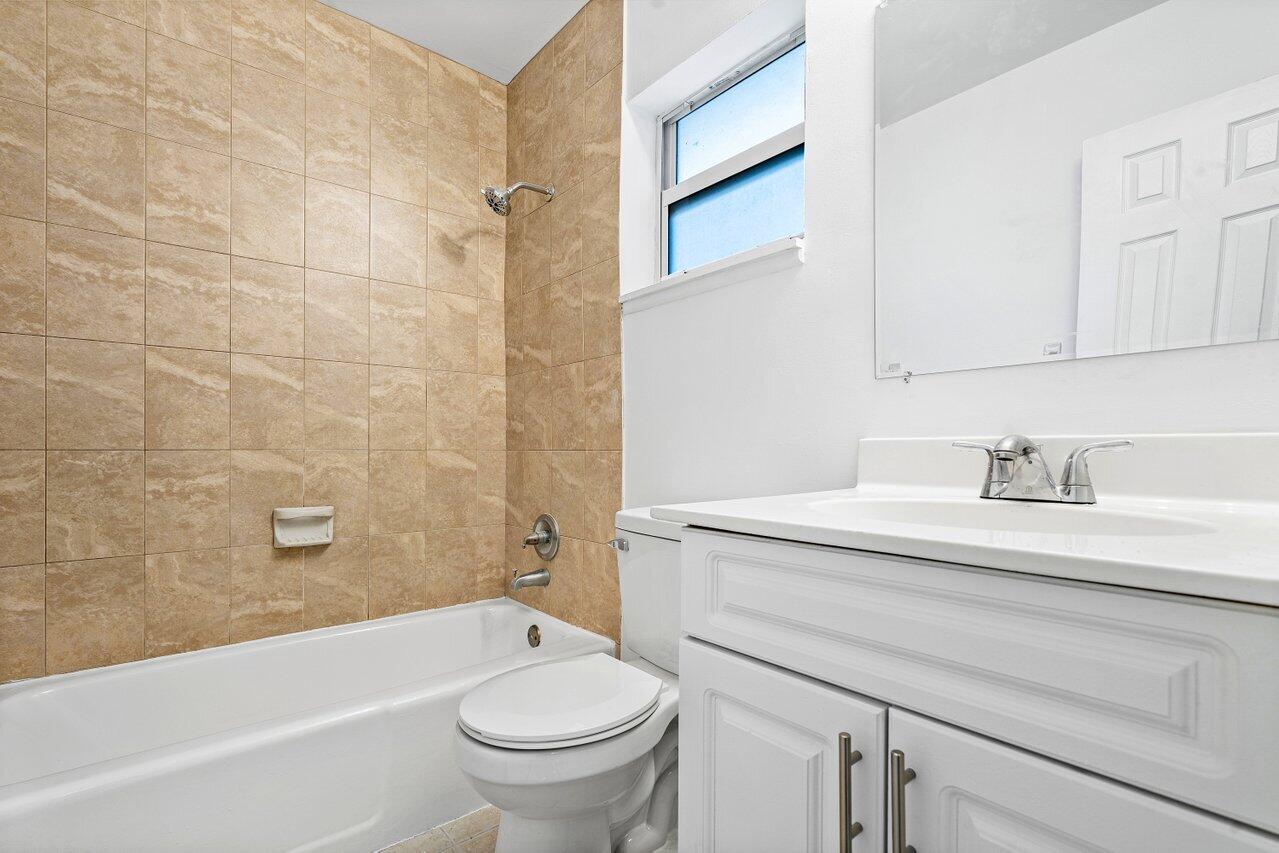 391 SE 19th Avenue 8