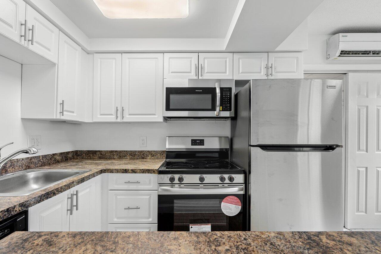 391 SE 19th Avenue 8