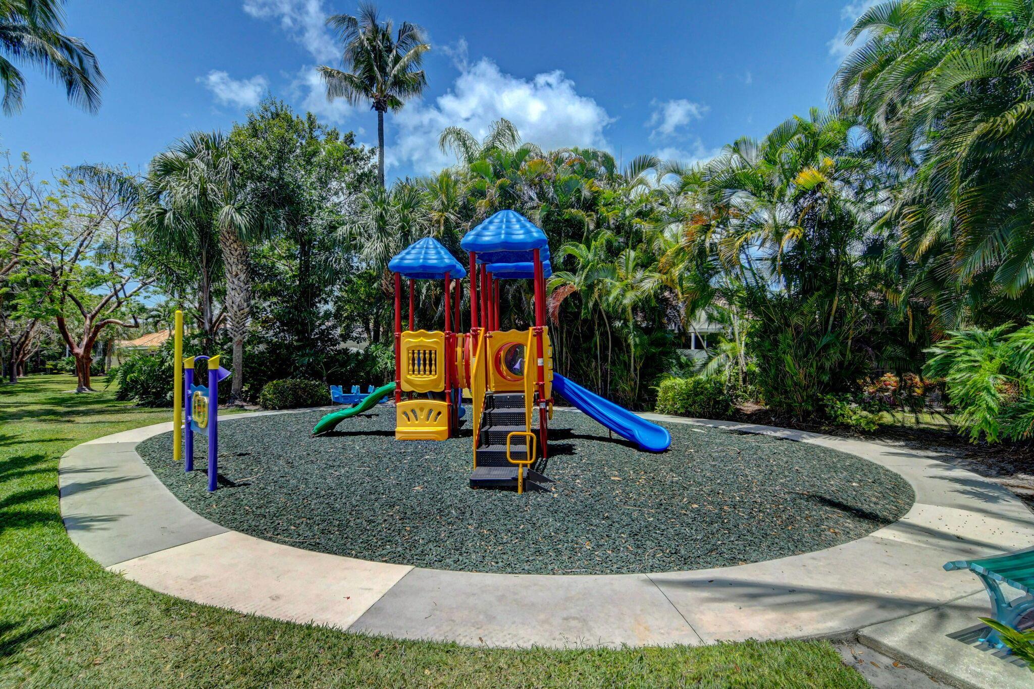 4689 Hammock Circle