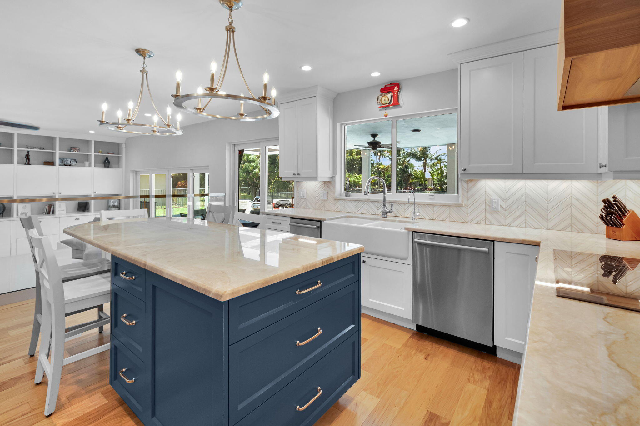 6851 Giralda Circle