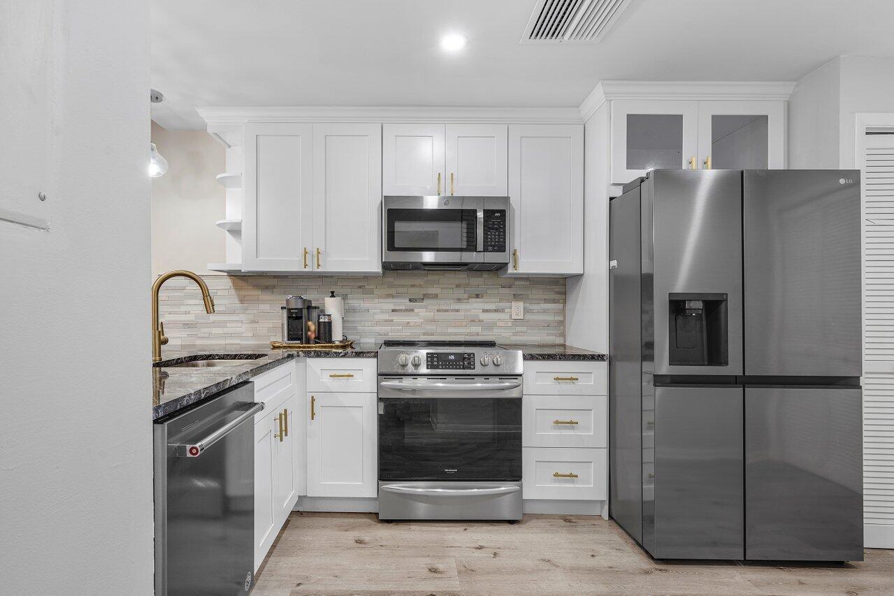 7508 La Paz Boulevard 207