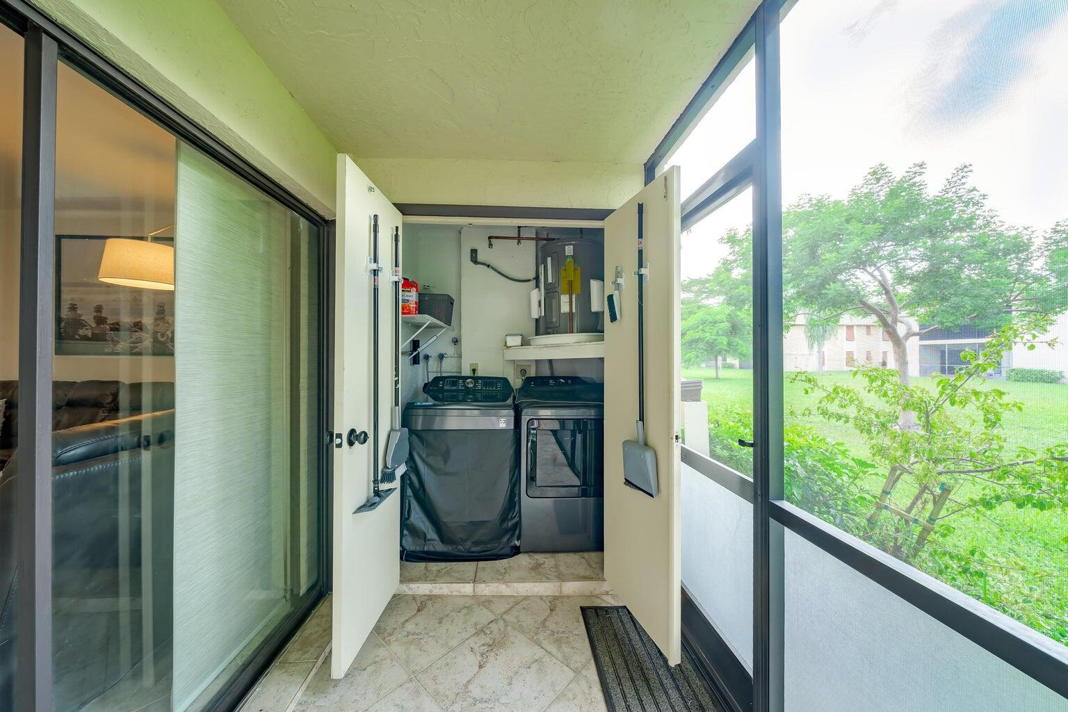 3939 NE 5th Avenue D103