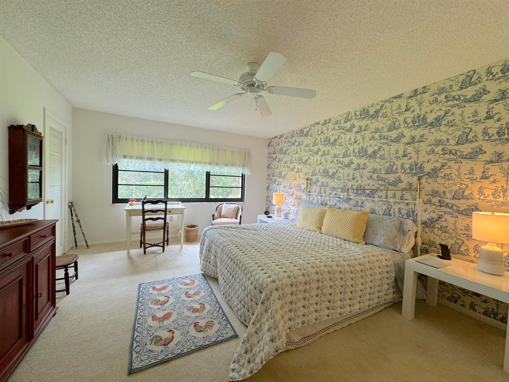 9 Stratford Drive E B