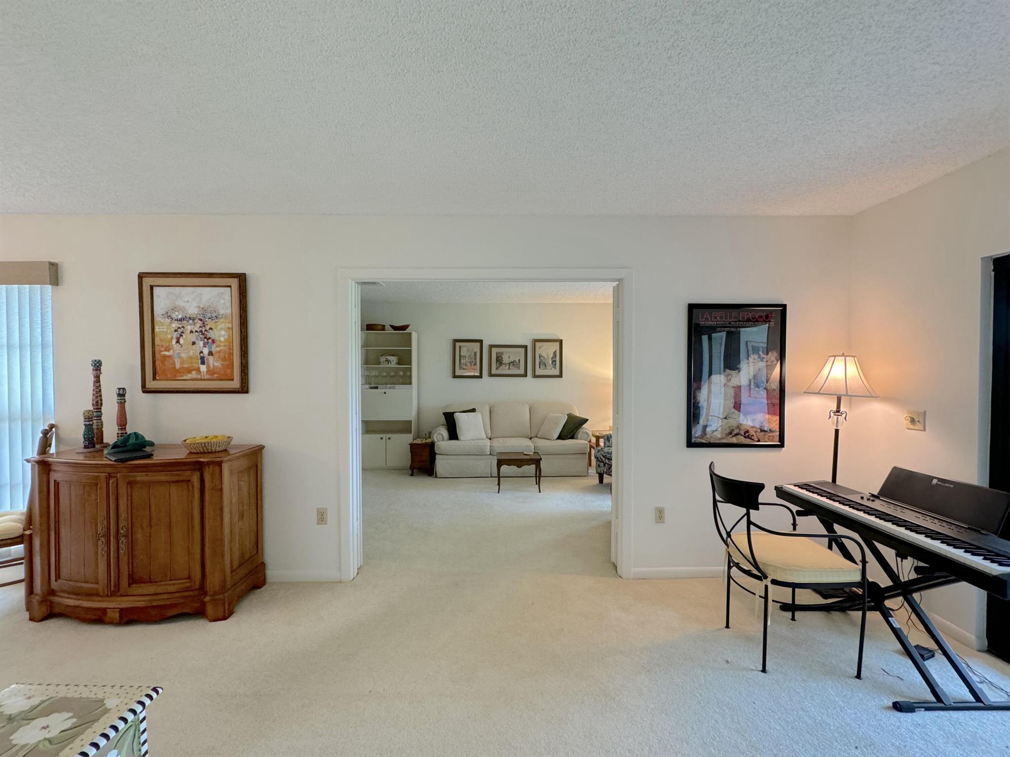 9 Stratford Drive E B