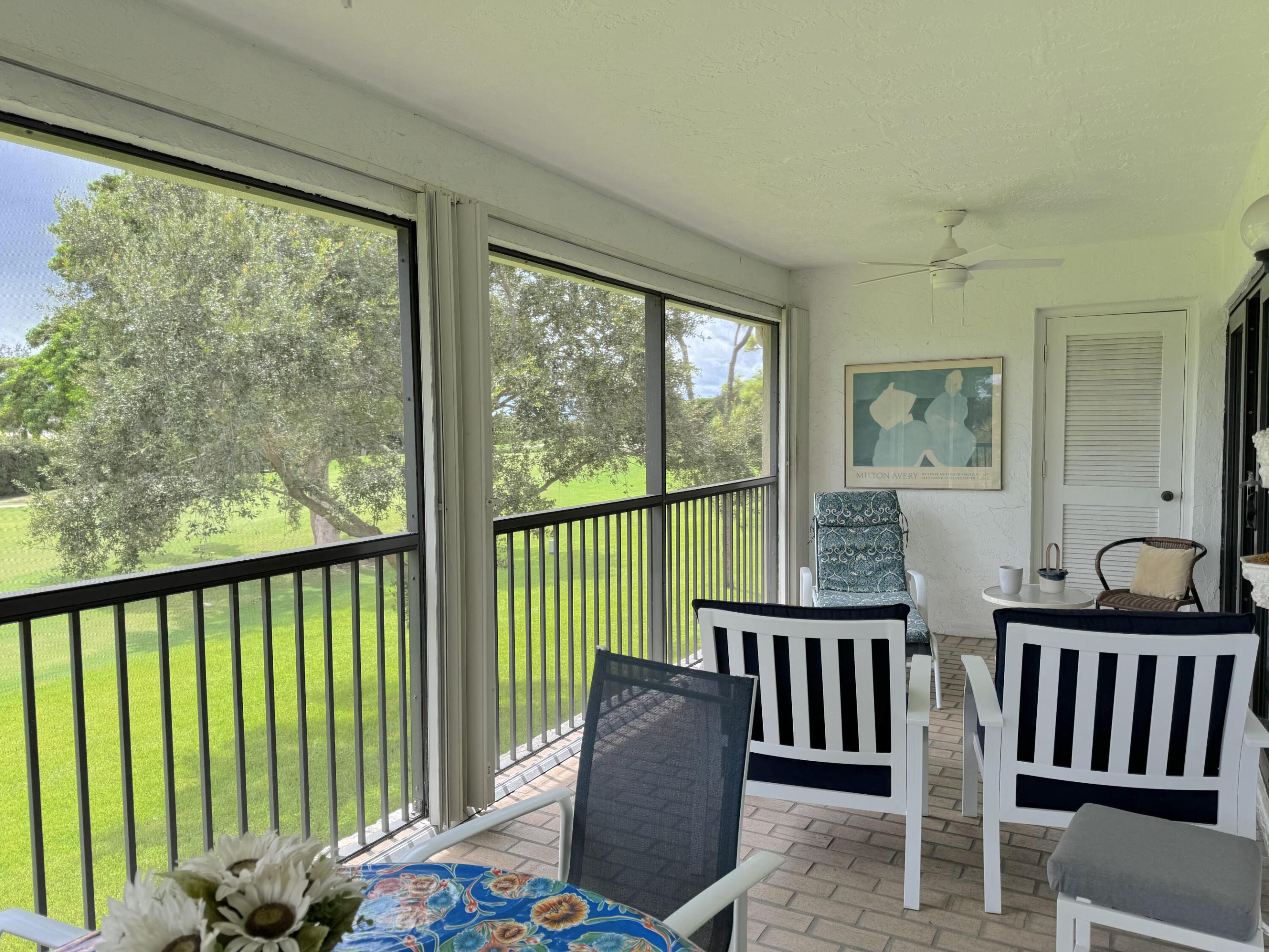 9 Stratford Drive E B