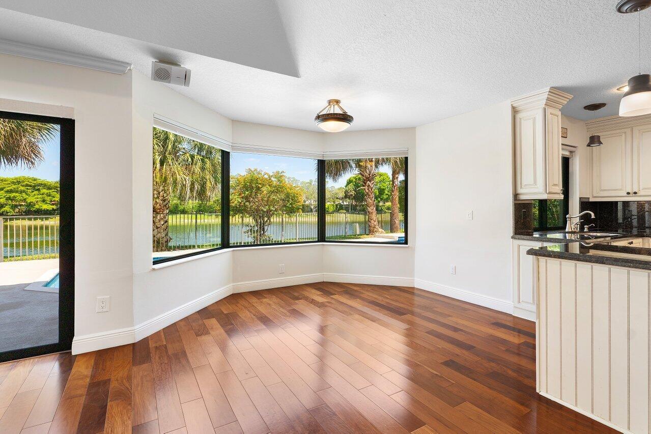 10744 Avenida Santa Ana