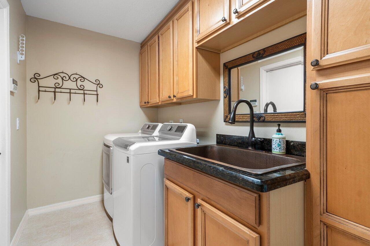 10744 Avenida Santa Ana