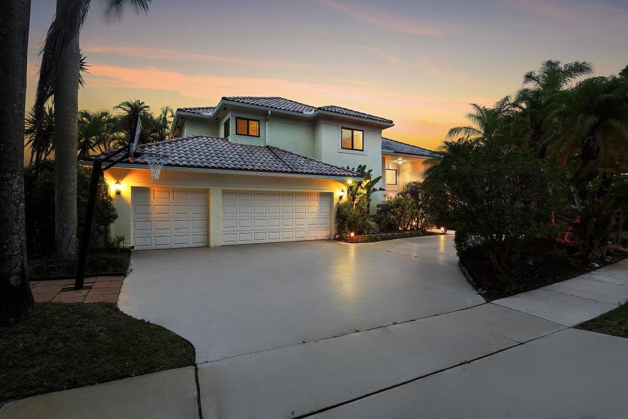 10744 Avenida Santa Ana