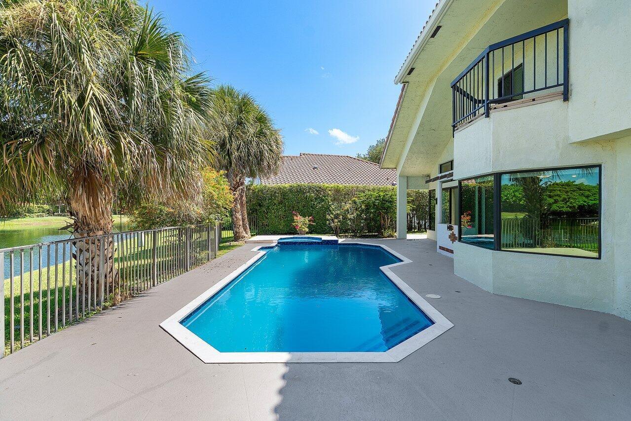 10744 Avenida Santa Ana