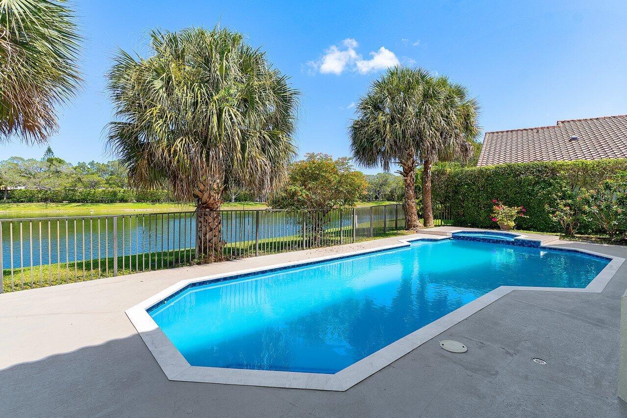 10744 Avenida Santa Ana