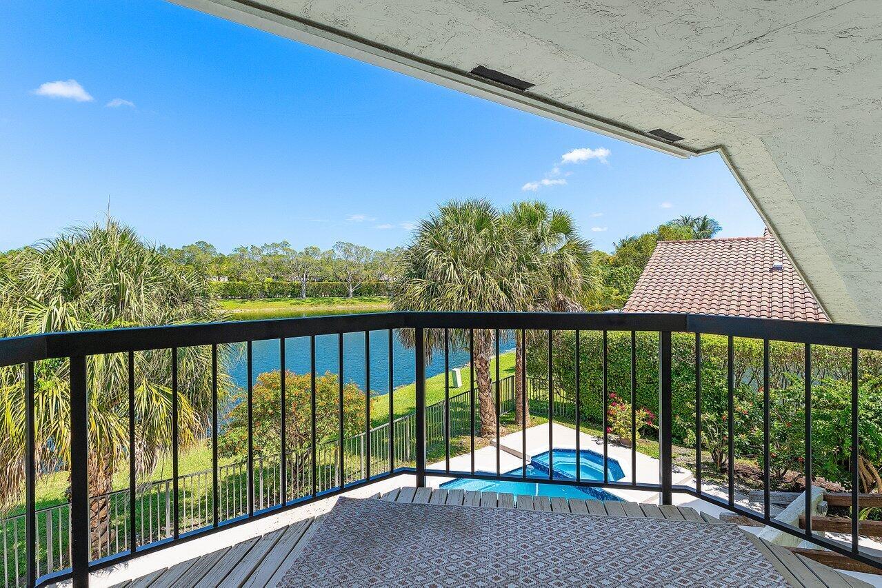 10744 Avenida Santa Ana