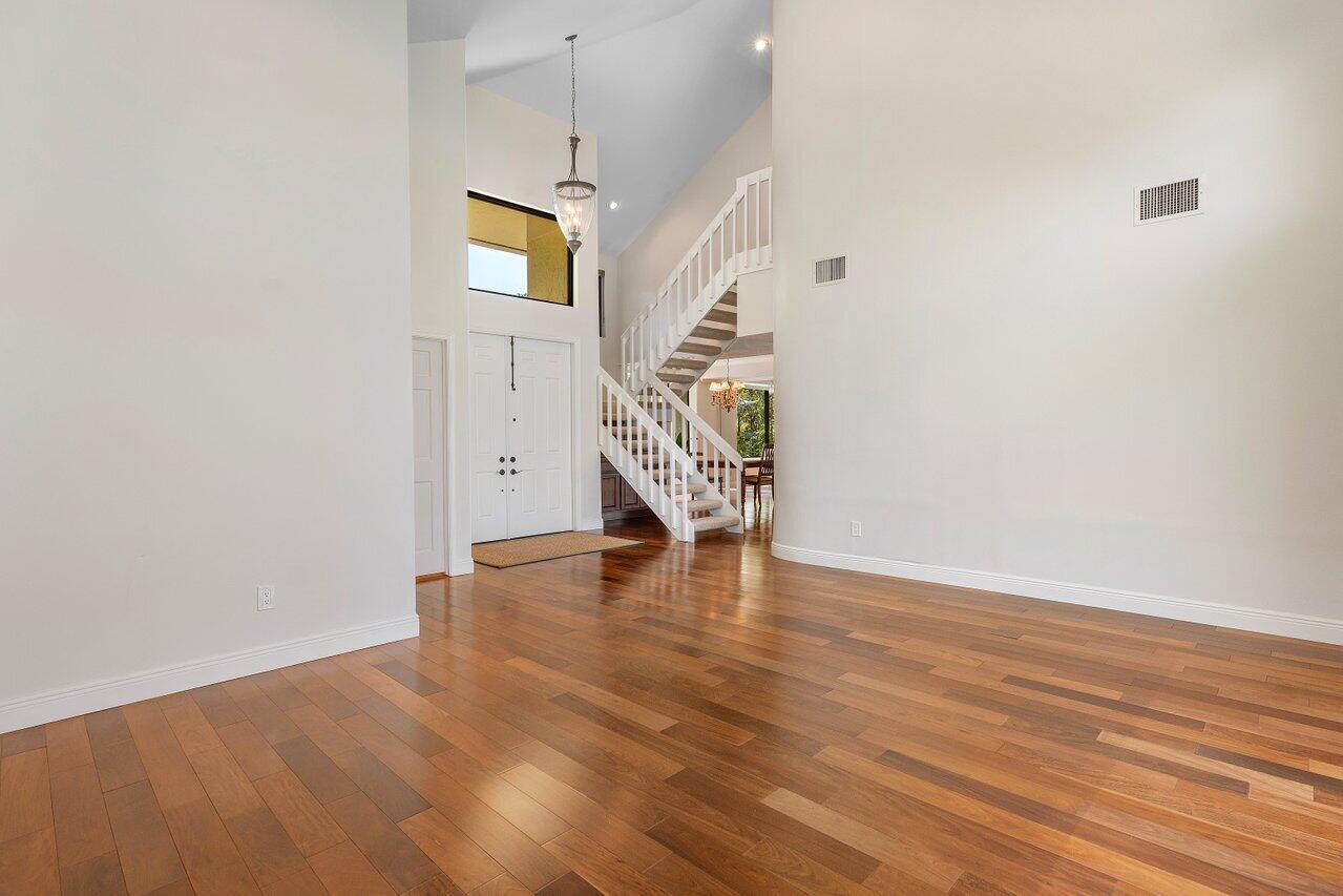 10744 Avenida Santa Ana