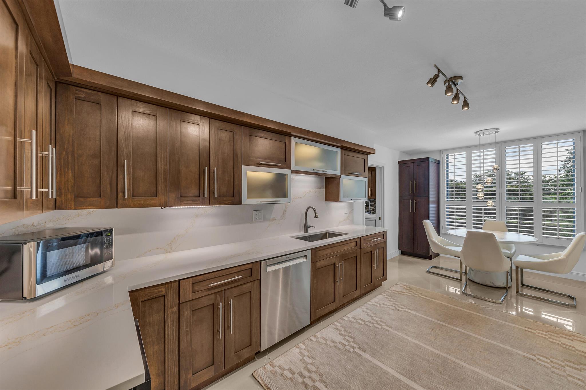 7572 Regency Lake Drive 402