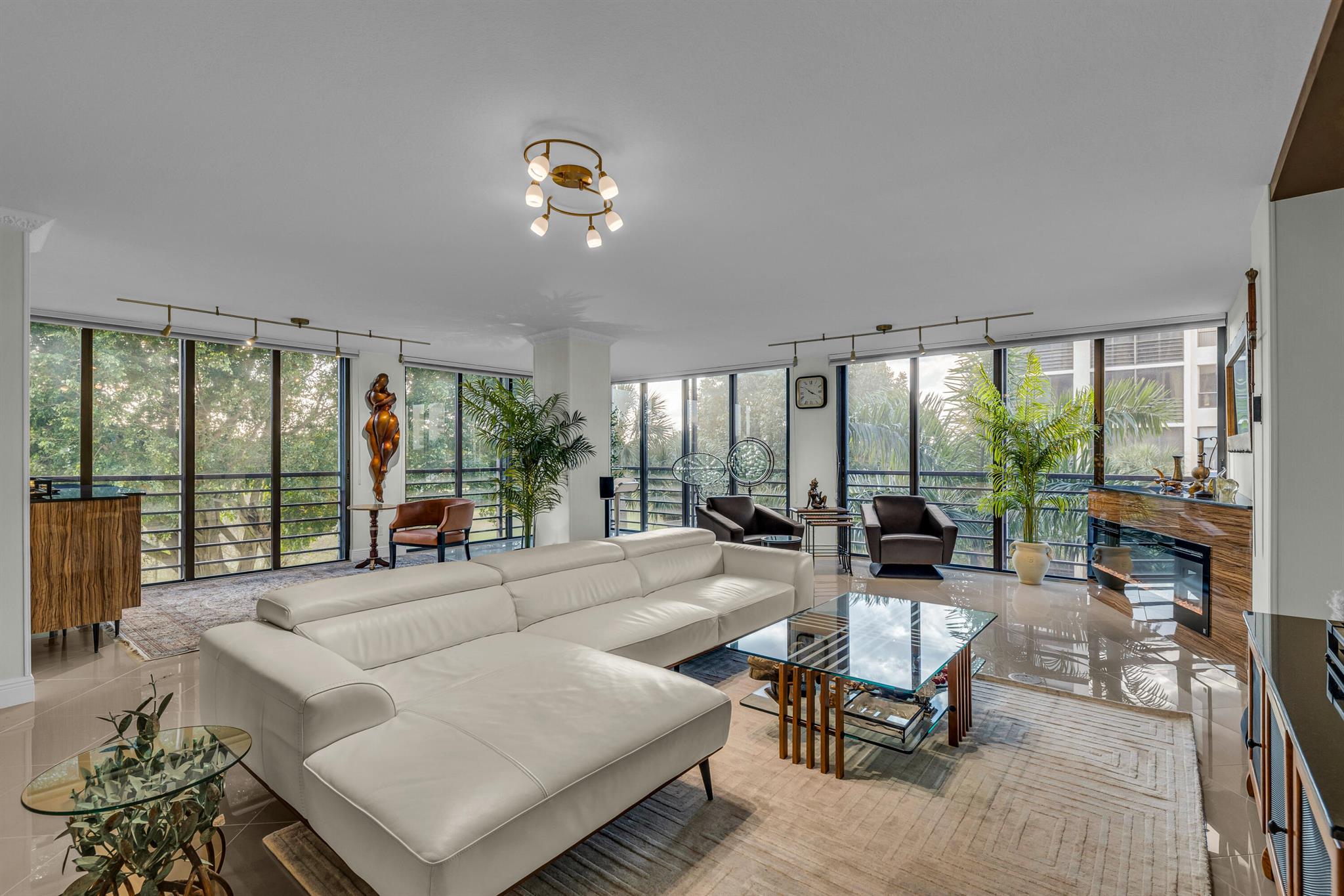 7572 Regency Lake Drive 402