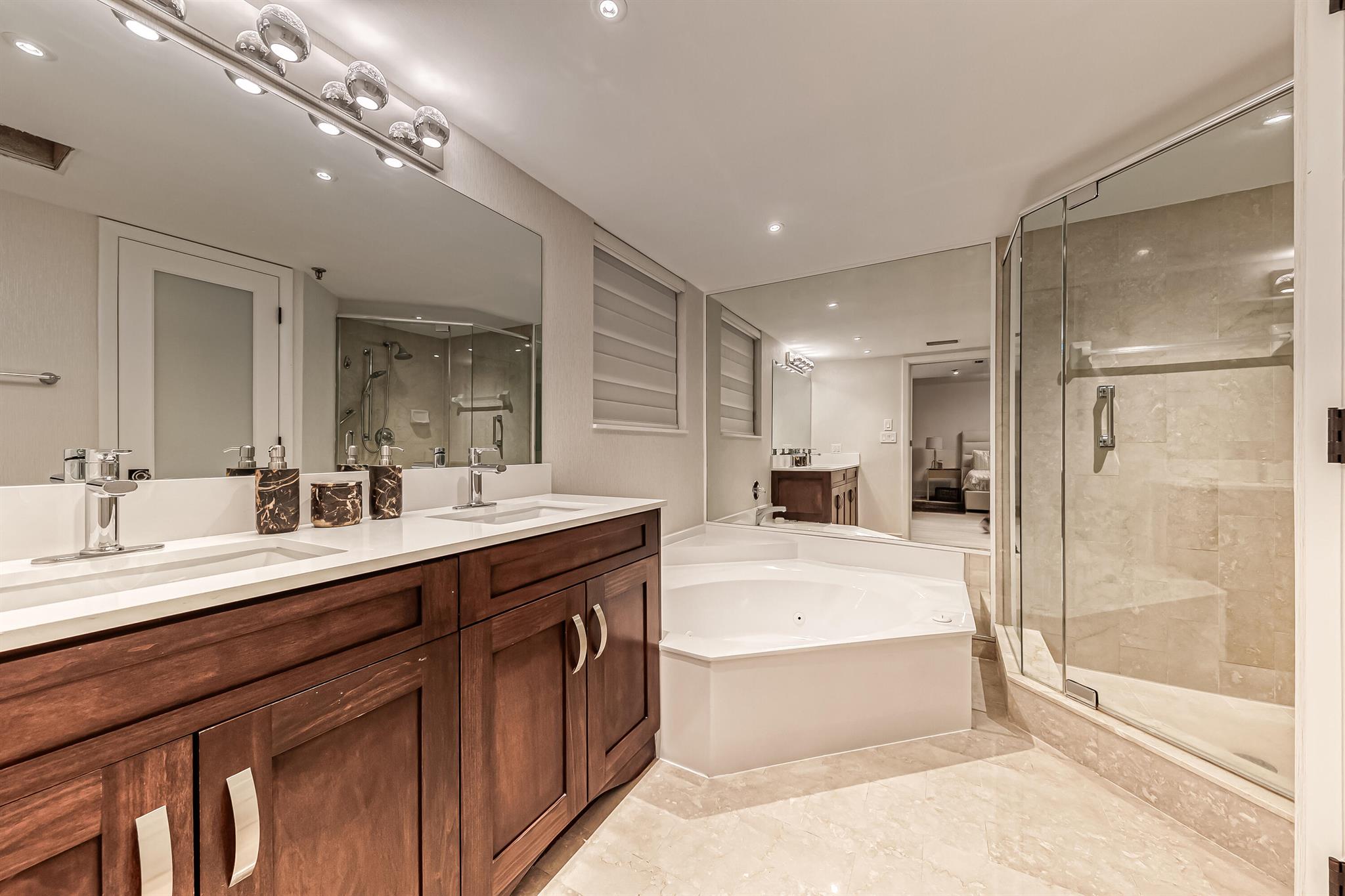 7572 Regency Lake Drive 402