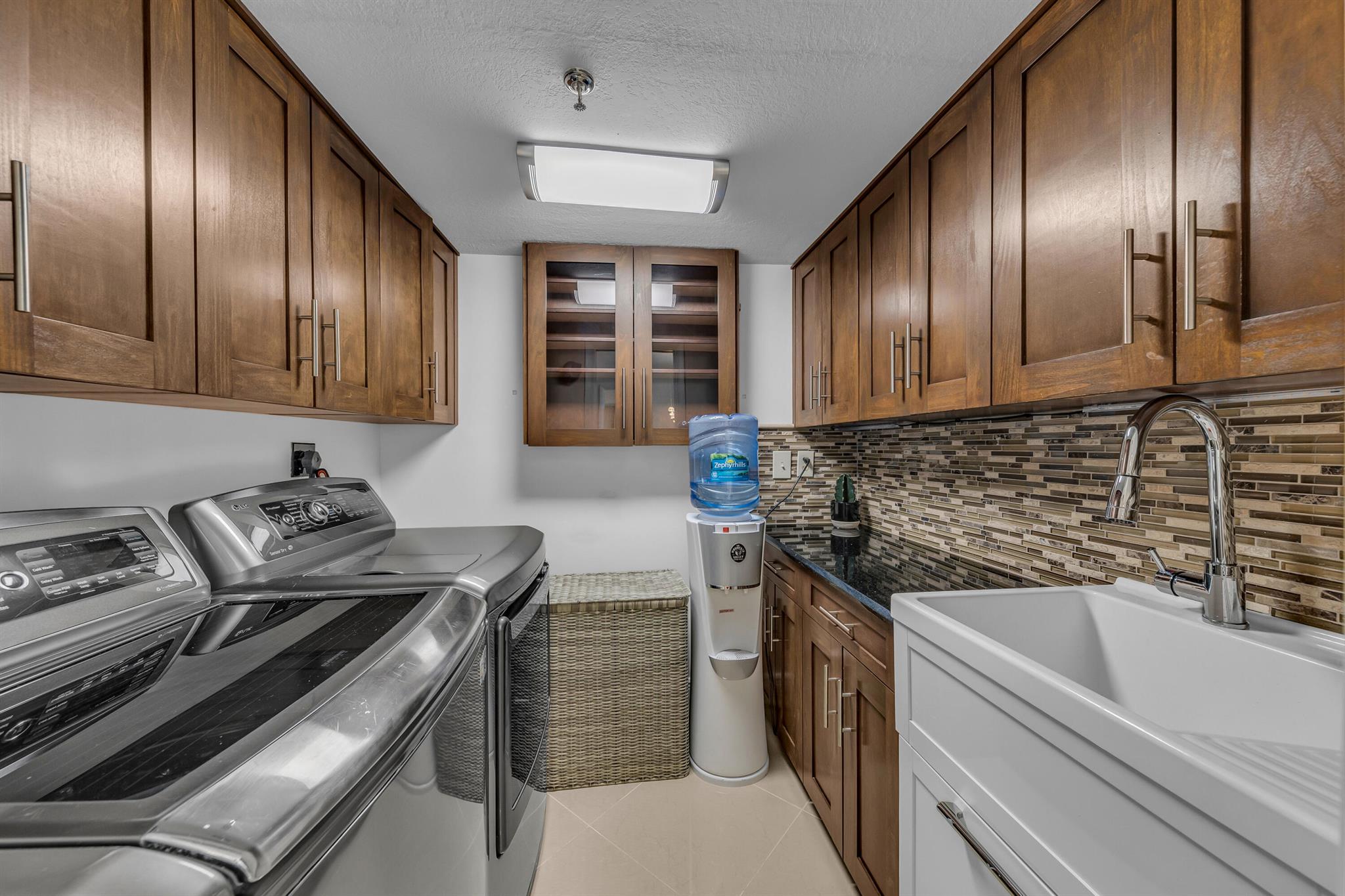 7572 Regency Lake Drive 402