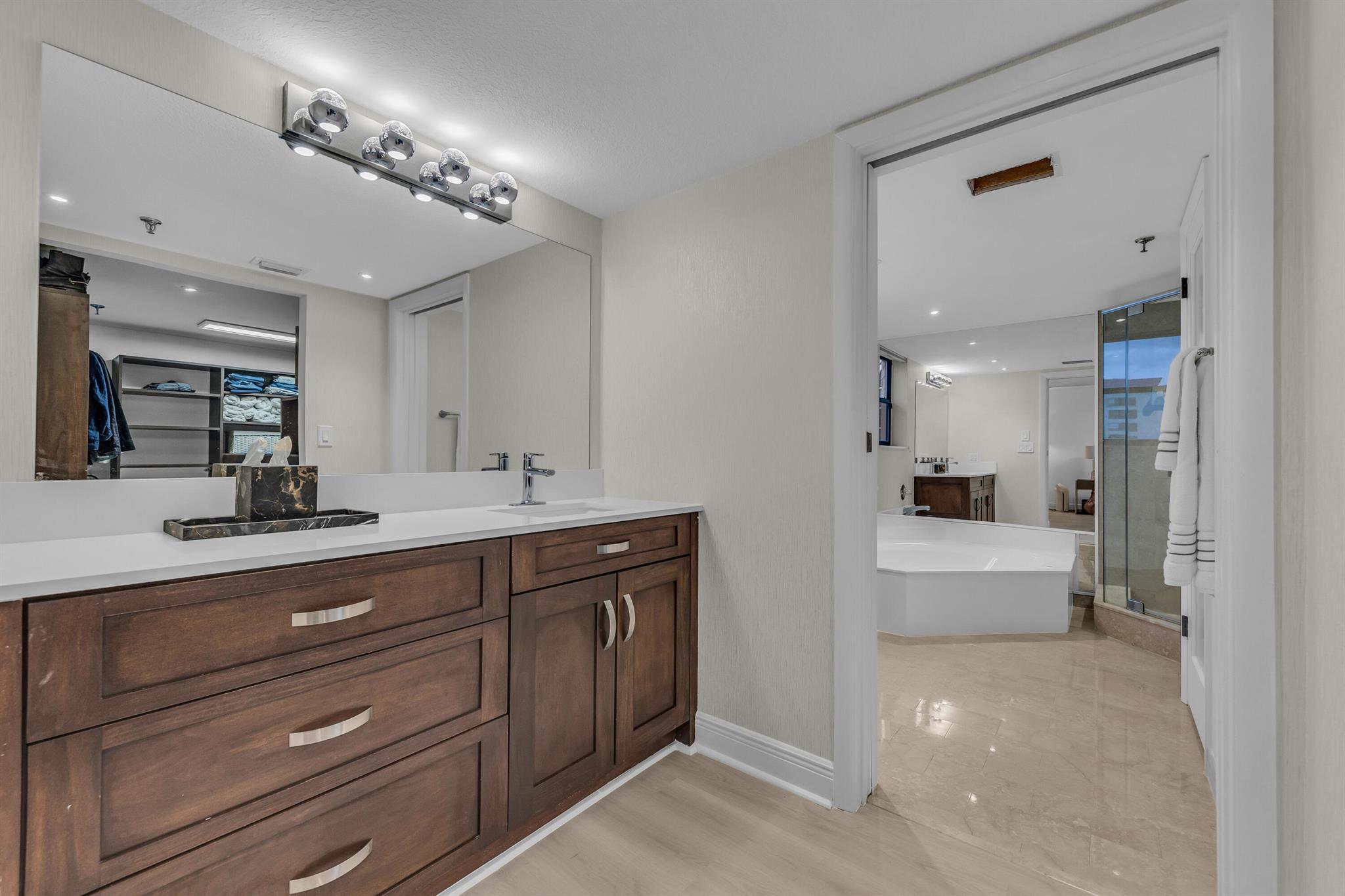 7572 Regency Lake Drive 402