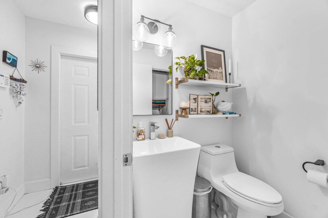 2104 NE 44 Street 20