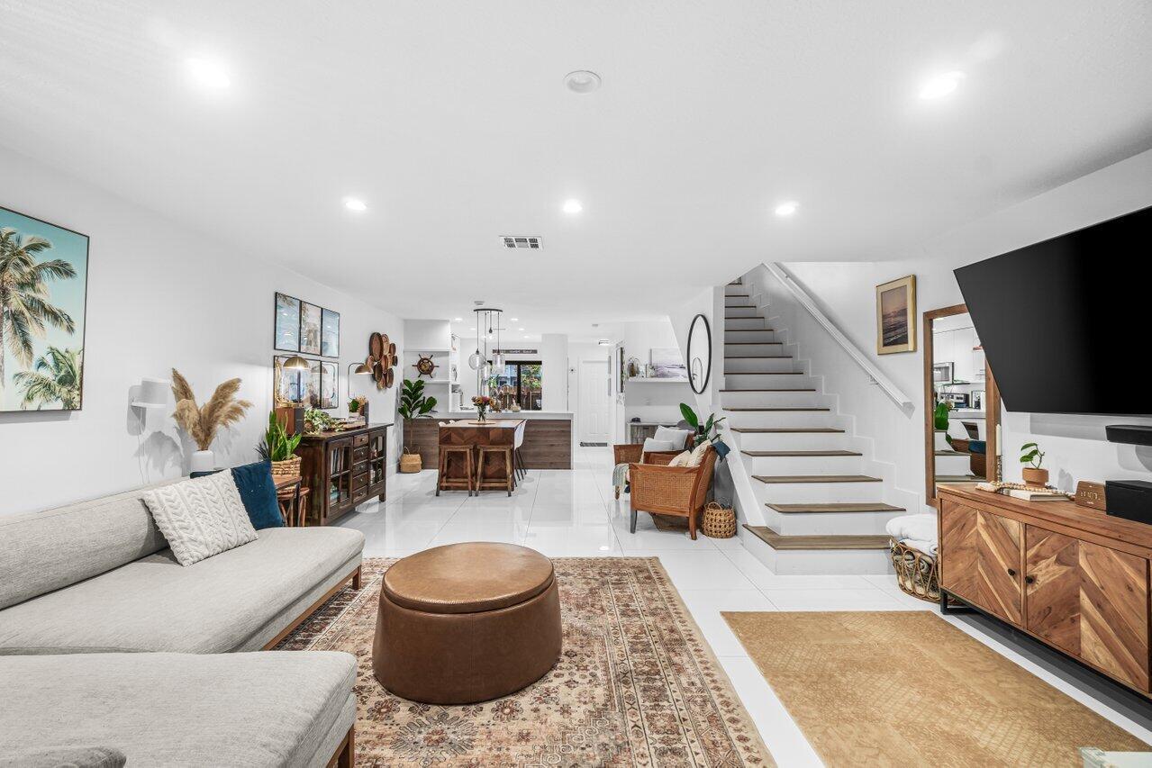 2104 NE 44 Street 20