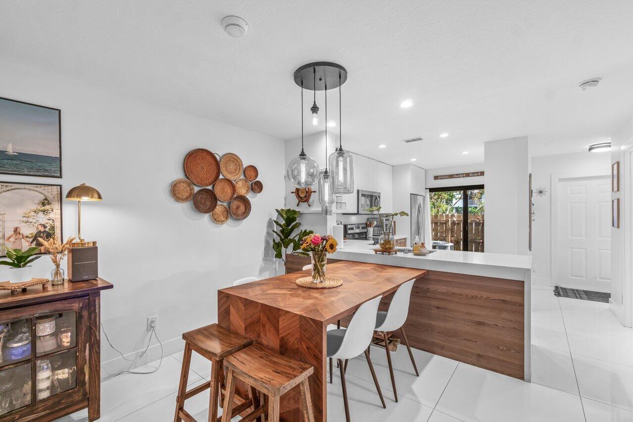 2104 NE 44 Street 20