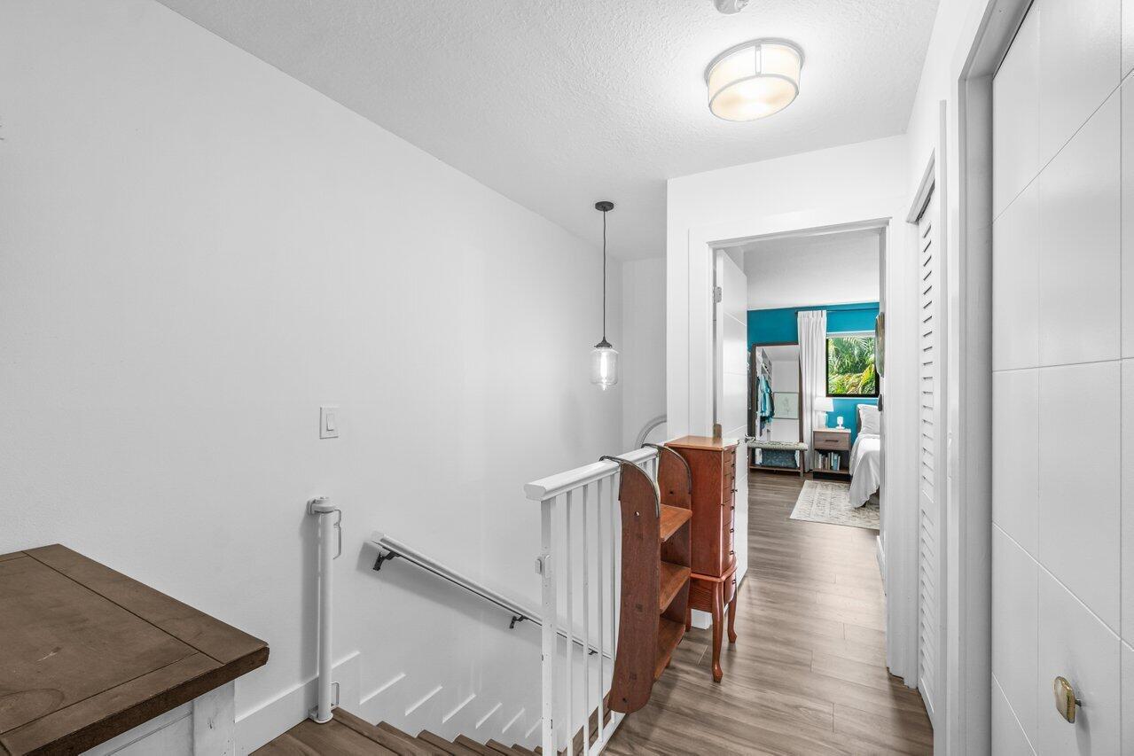 2104 NE 44 Street 20