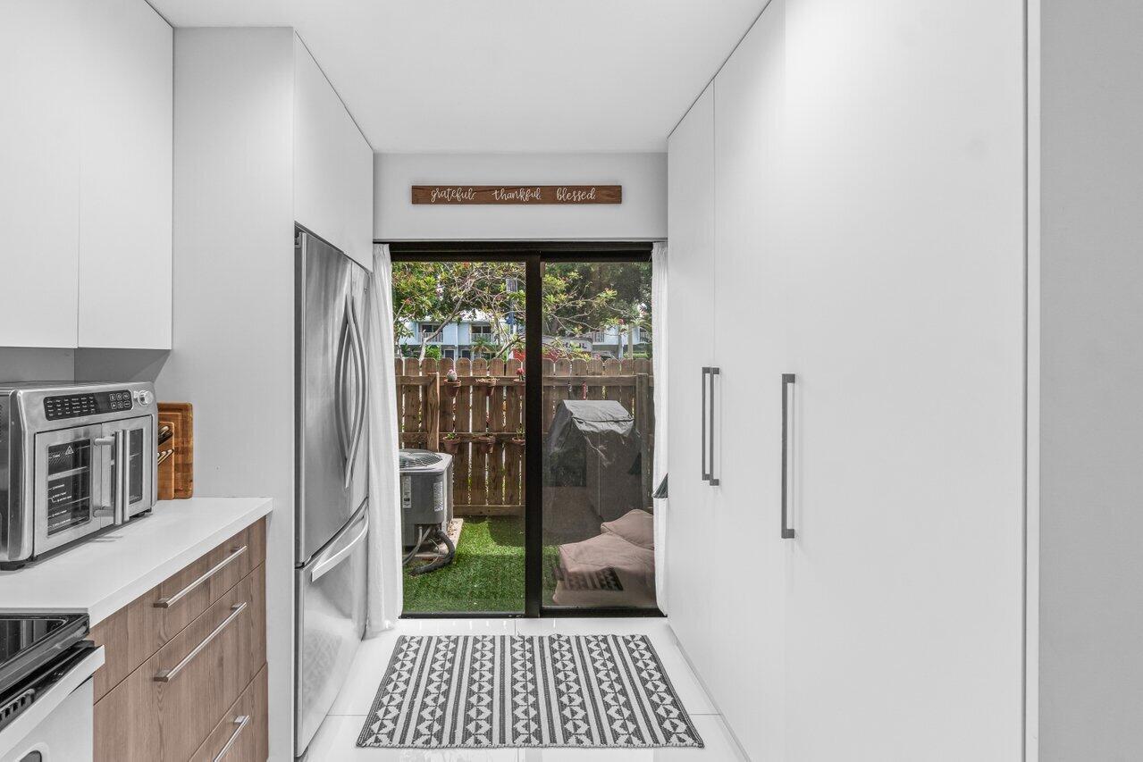 2104 NE 44 Street 20