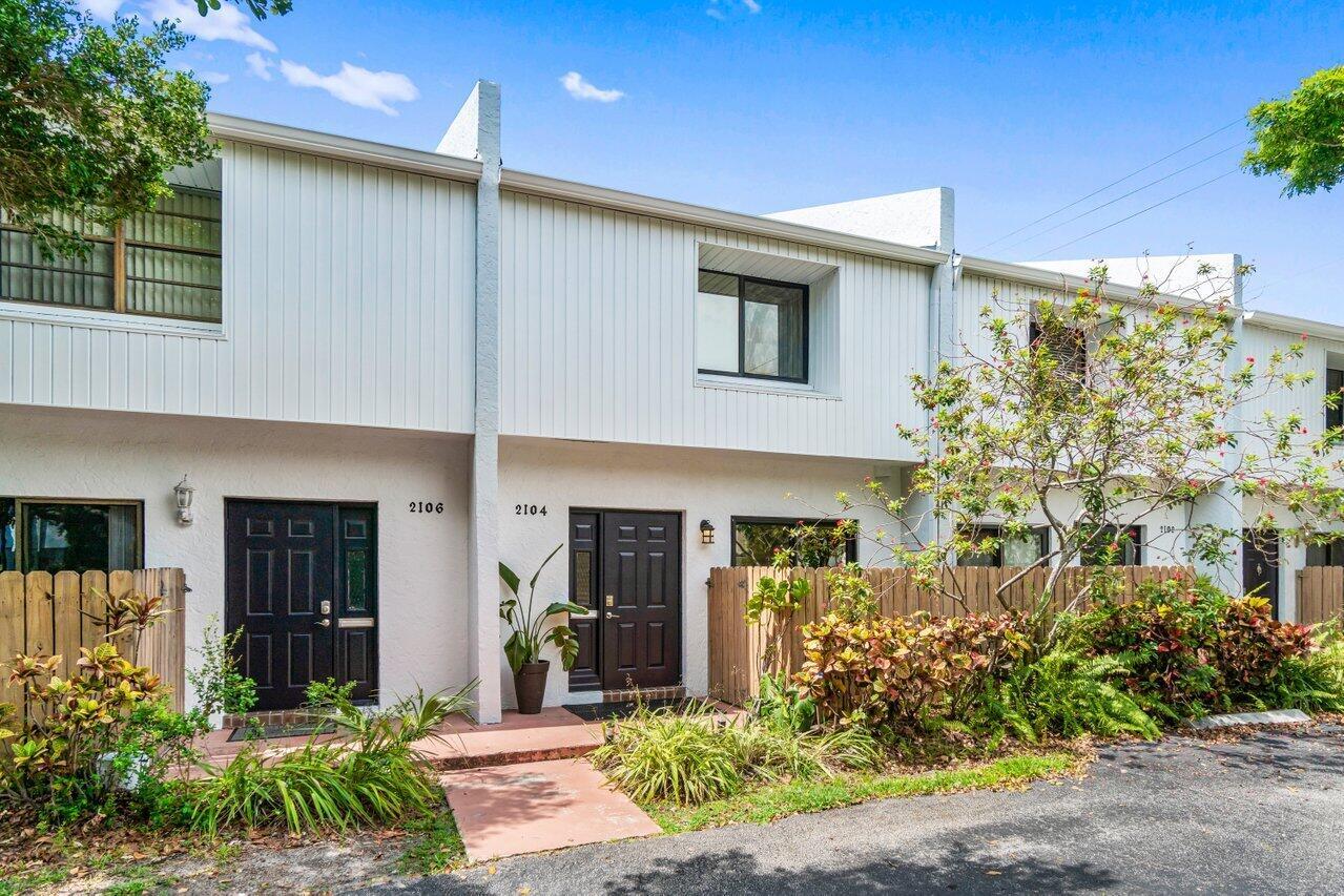 2104 NE 44 Street 20