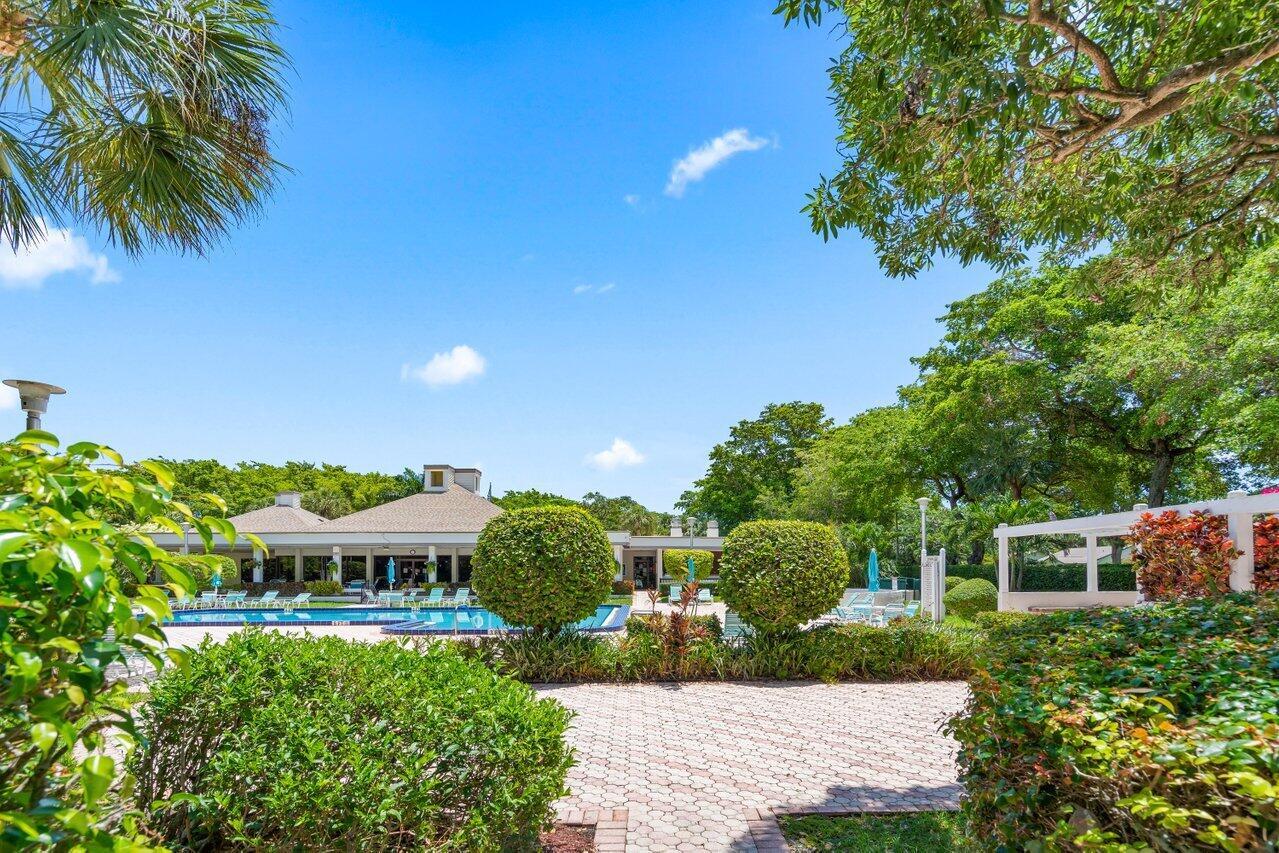 2070 Homewood Boulevard 4140